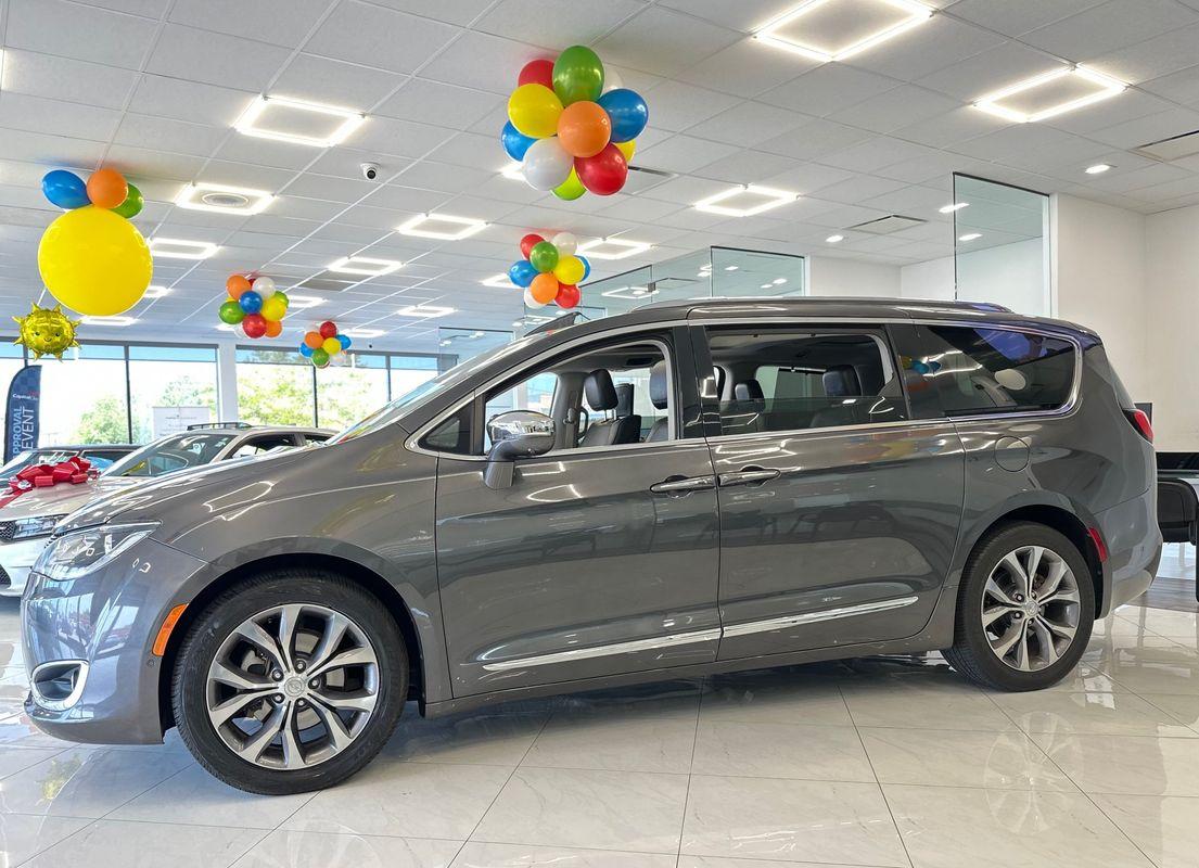 2018 Chrysler Pacifica Limited photo 4