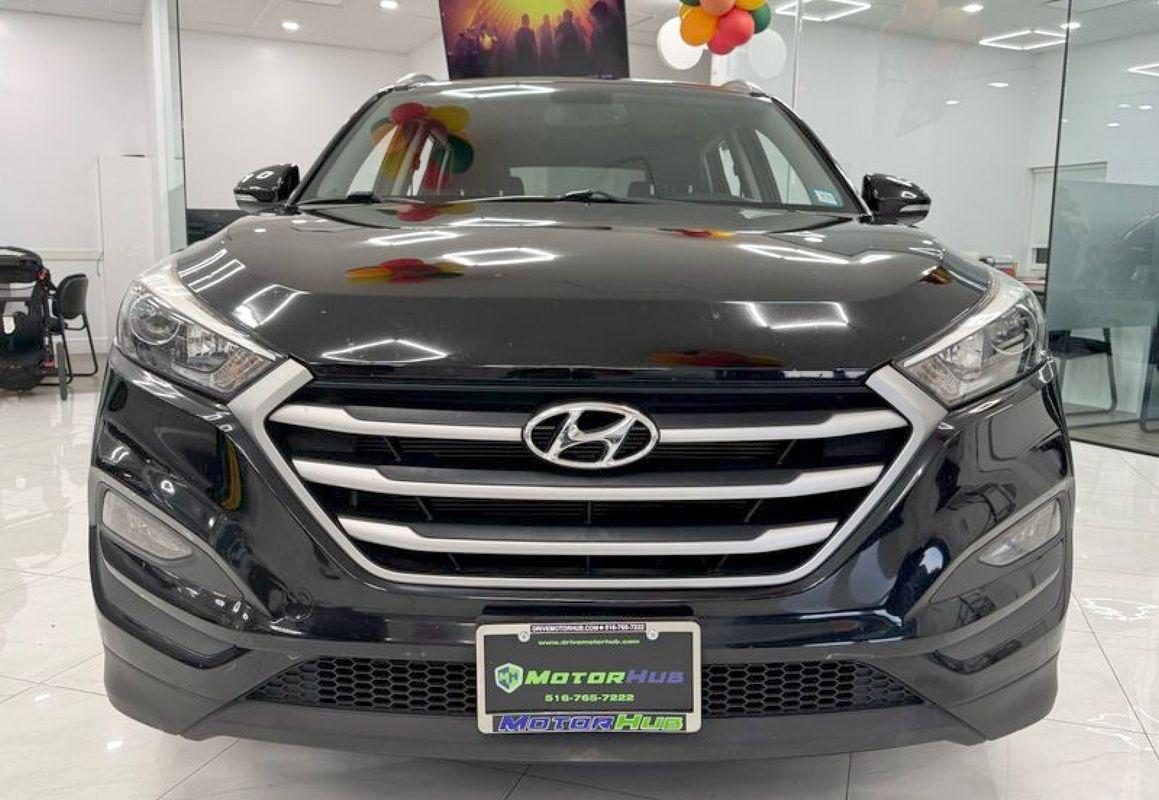 2017 Hyundai Tucson SE Plus photo 2