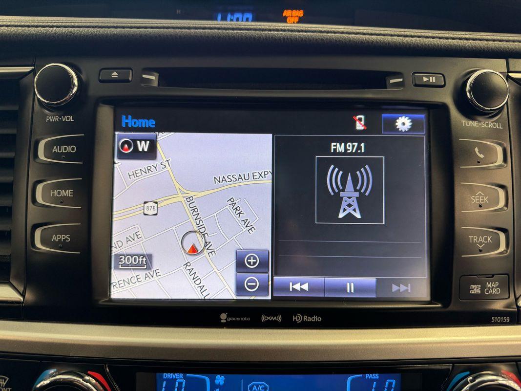 2016 Toyota Highlander XLE photo 9
