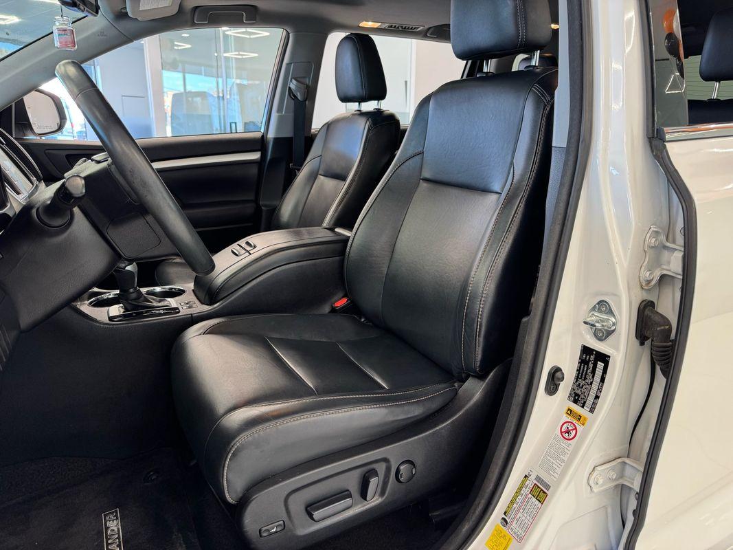 2016 Toyota Highlander XLE photo 15