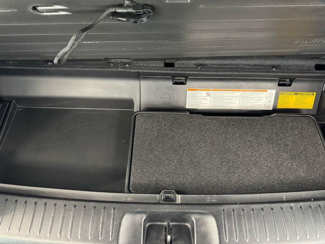 2016 Toyota Highlander XLE photo 22