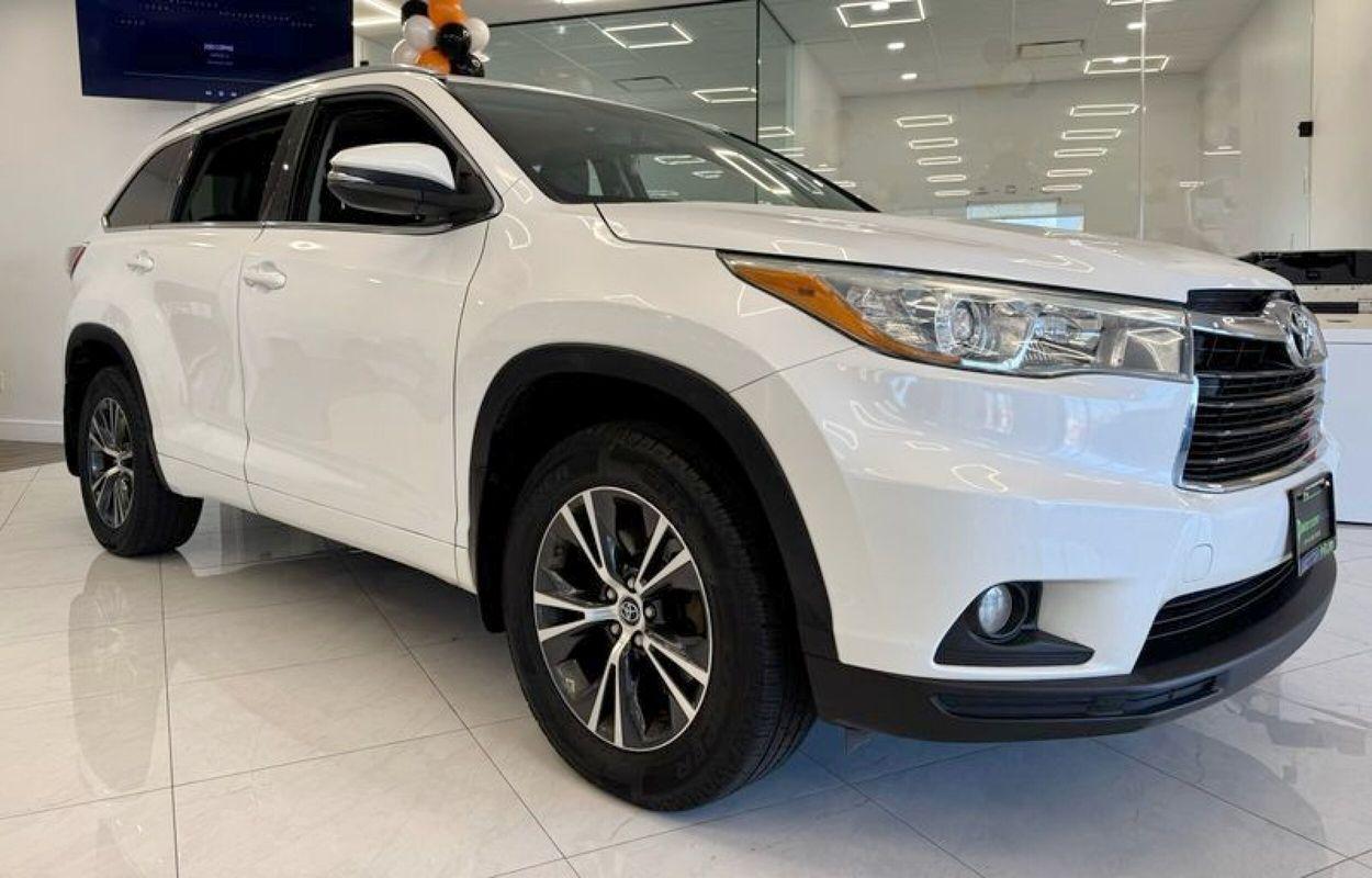 2016 Toyota Highlander XLE photo 3