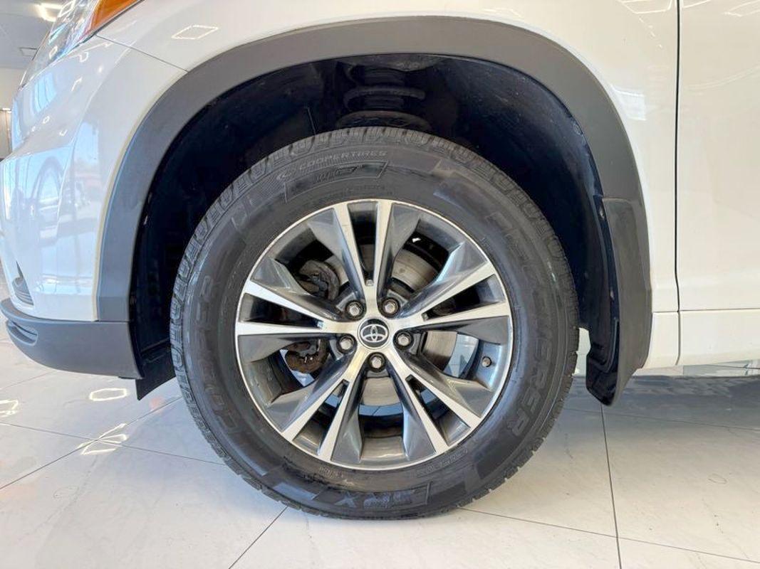 2016 Toyota Highlander XLE photo 26