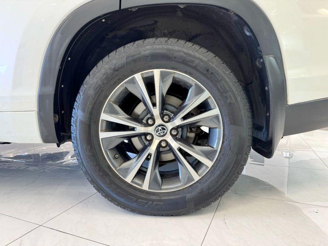 2016 Toyota Highlander XLE photo 27