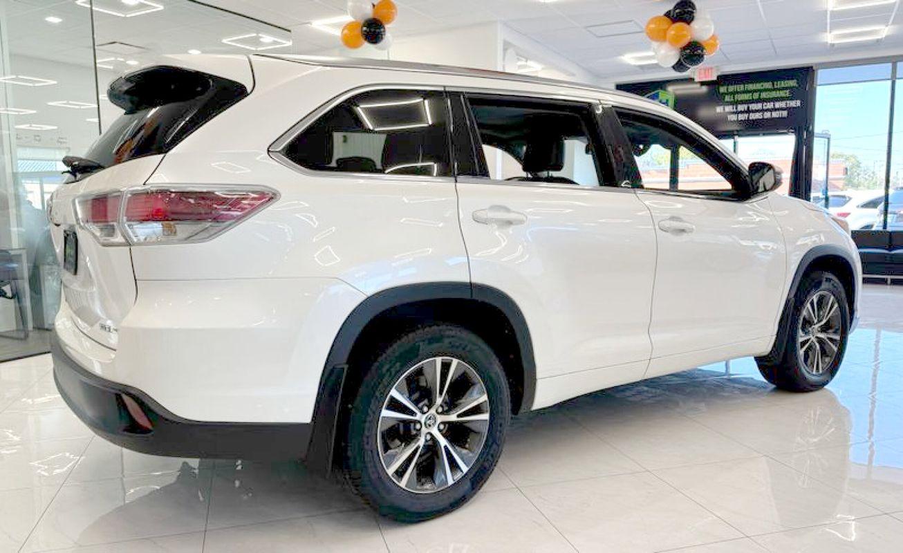 2016 Toyota Highlander XLE photo 4