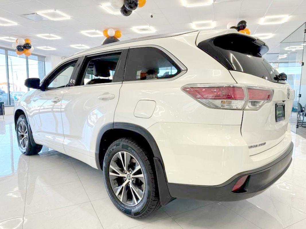 2016 Toyota Highlander XLE photo 6