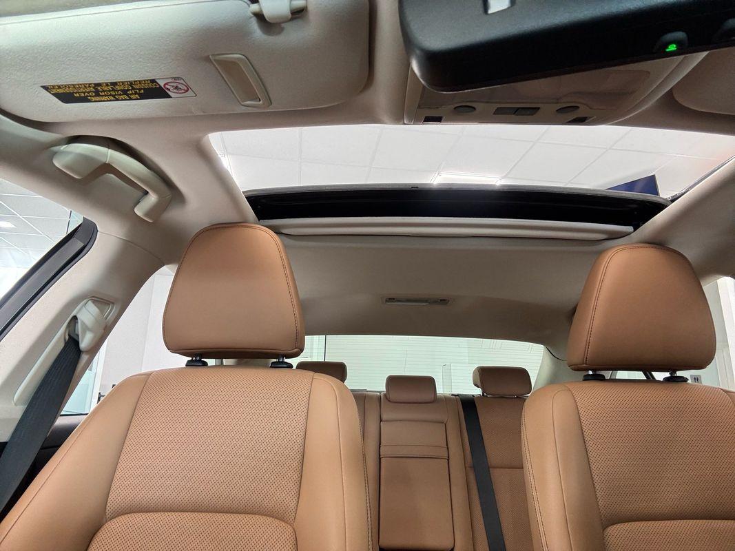 2017 Lexus IS 300 photo 18