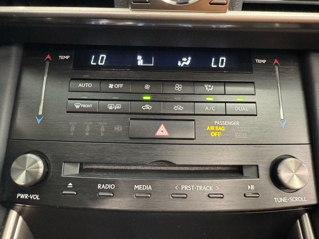 2017 Lexus IS 300 photo 28