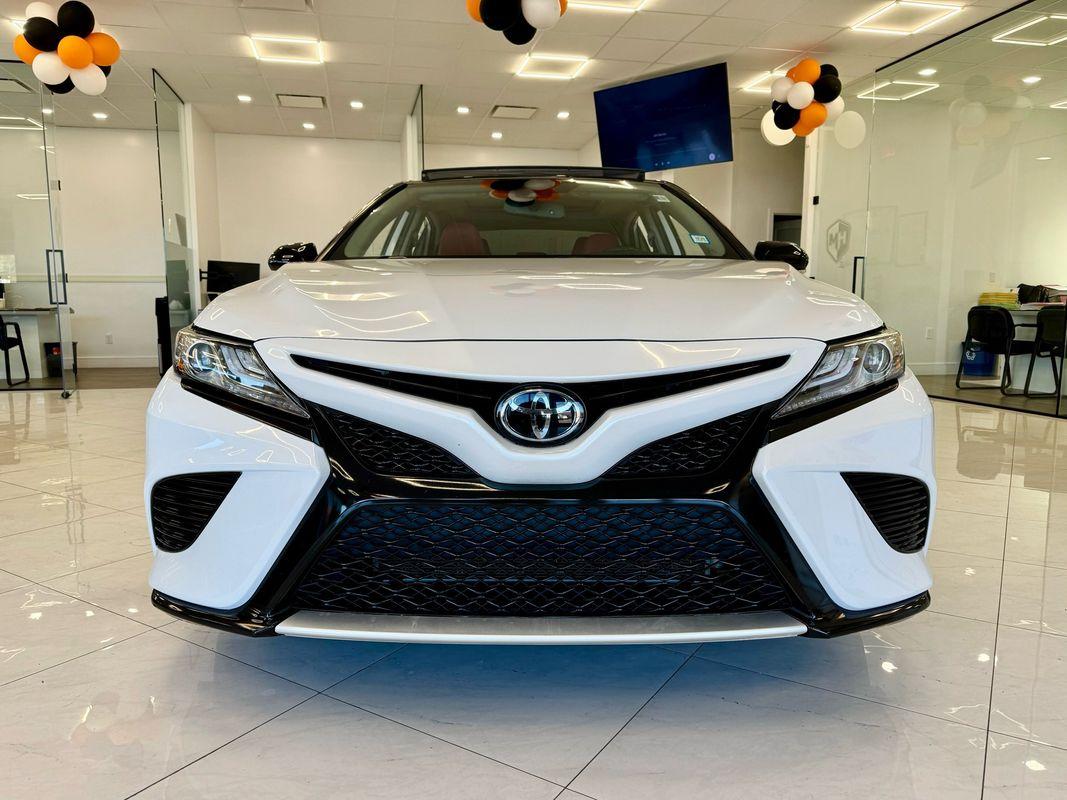 2019 Toyota Camry XSE photo 2