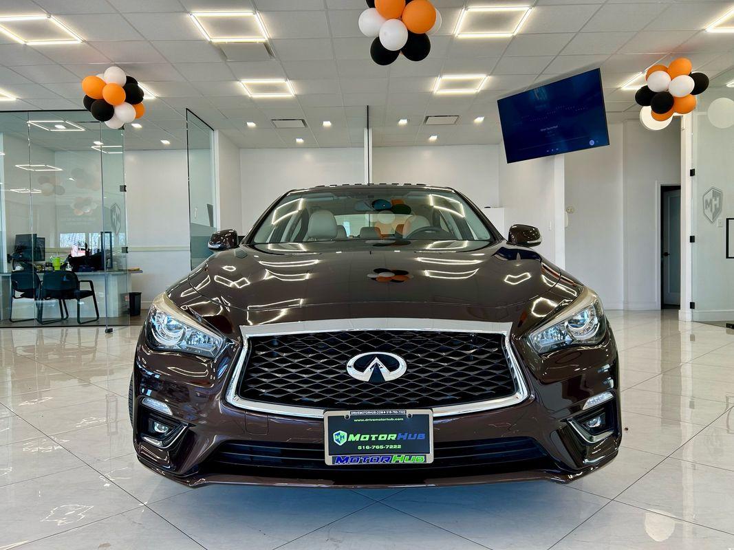 2018 Infiniti Q50 3.0t LUXE photo 2