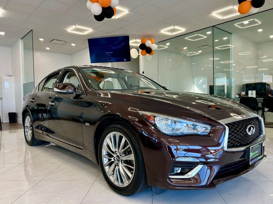 2018 Infiniti Q50 3.0t LUXE photo 3