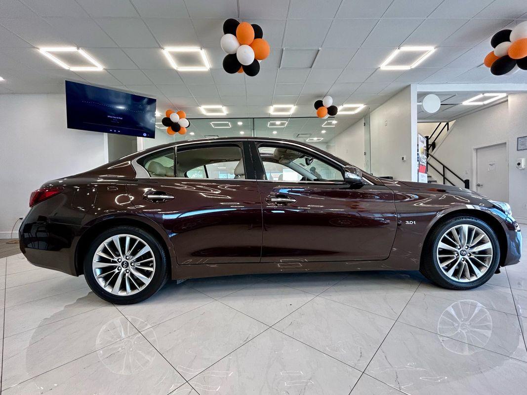 2018 Infiniti Q50 3.0t LUXE photo 4