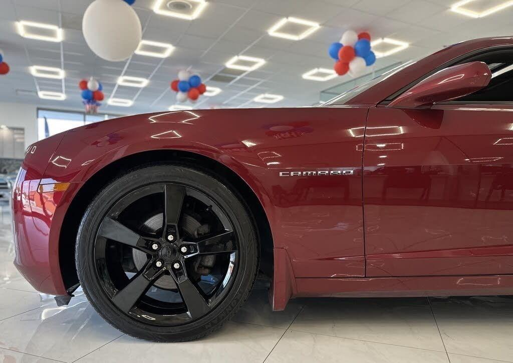 2011 Chevrolet Camaro photo 12