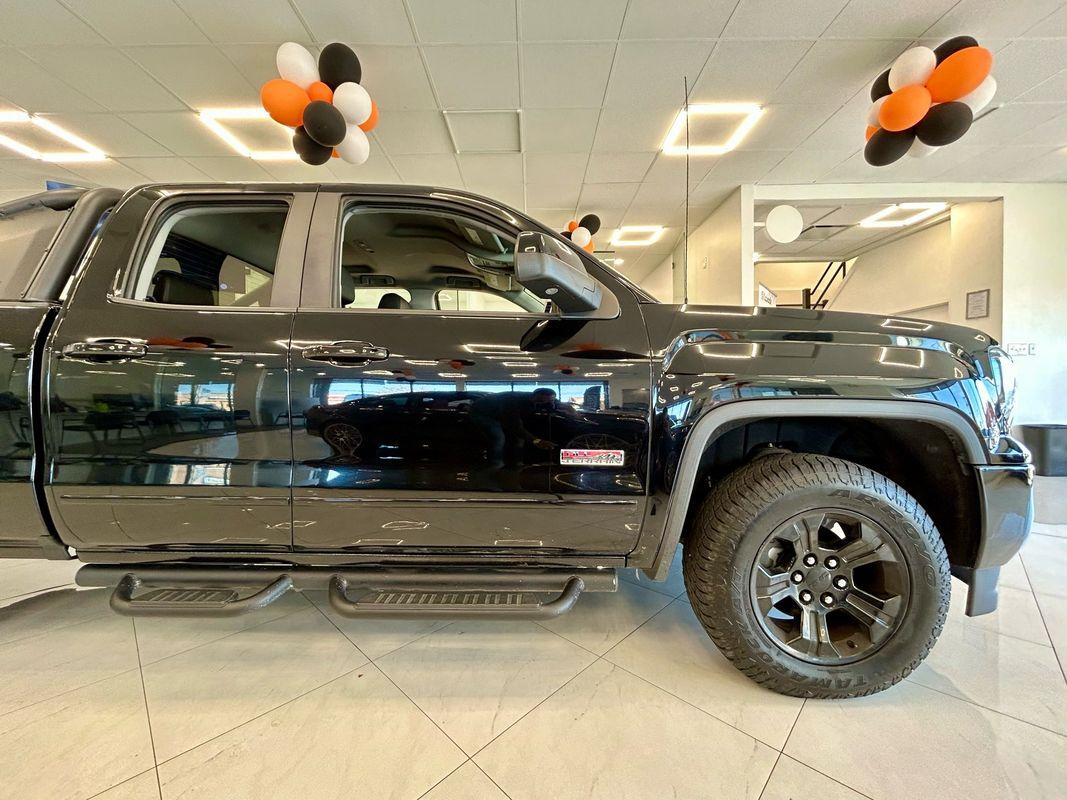 2017 Gmc Sierra 1500 SLT photo 3