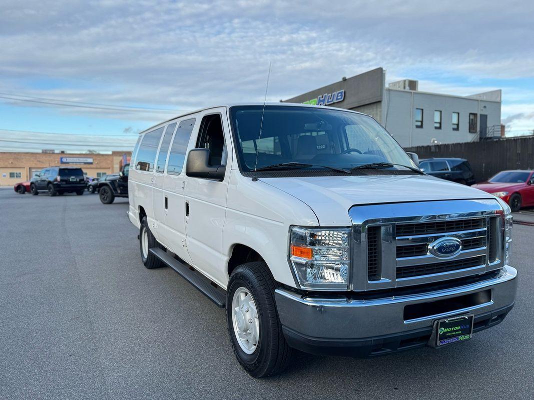 2013 Ford E-350 photo 3