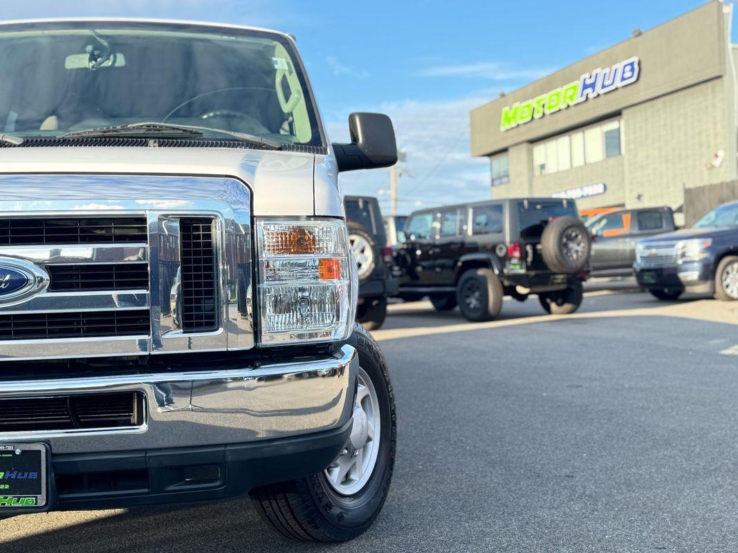 2013 Ford E-350 photo 4