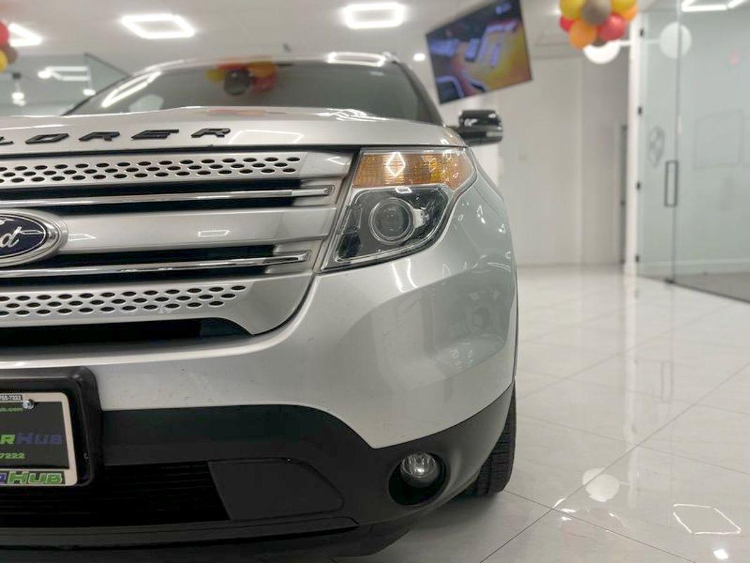 2014 Ford Explorer XLT photo 4