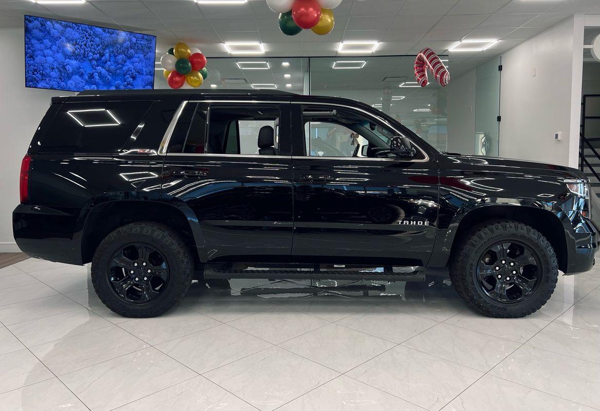 2019 Chevrolet Tahoe LT photo 2