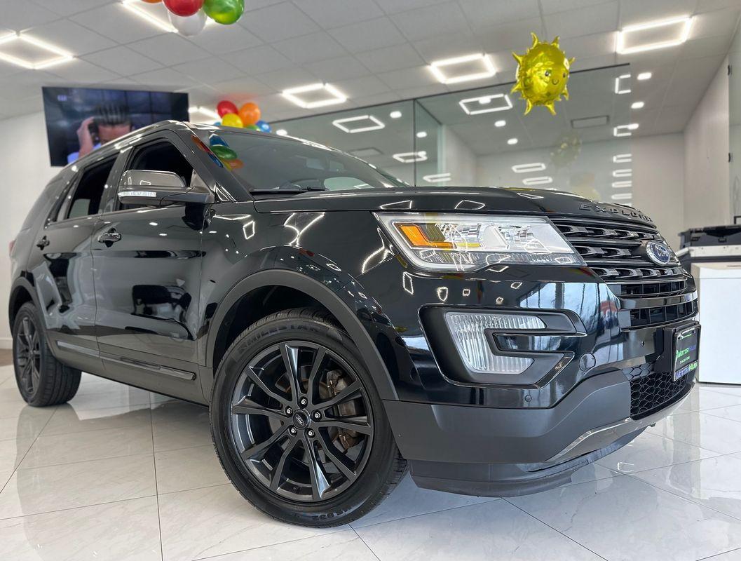 2017 Ford Explorer XLT photo 3