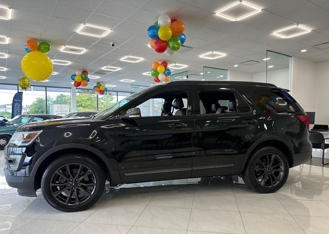 2017 Ford Explorer XLT photo 4