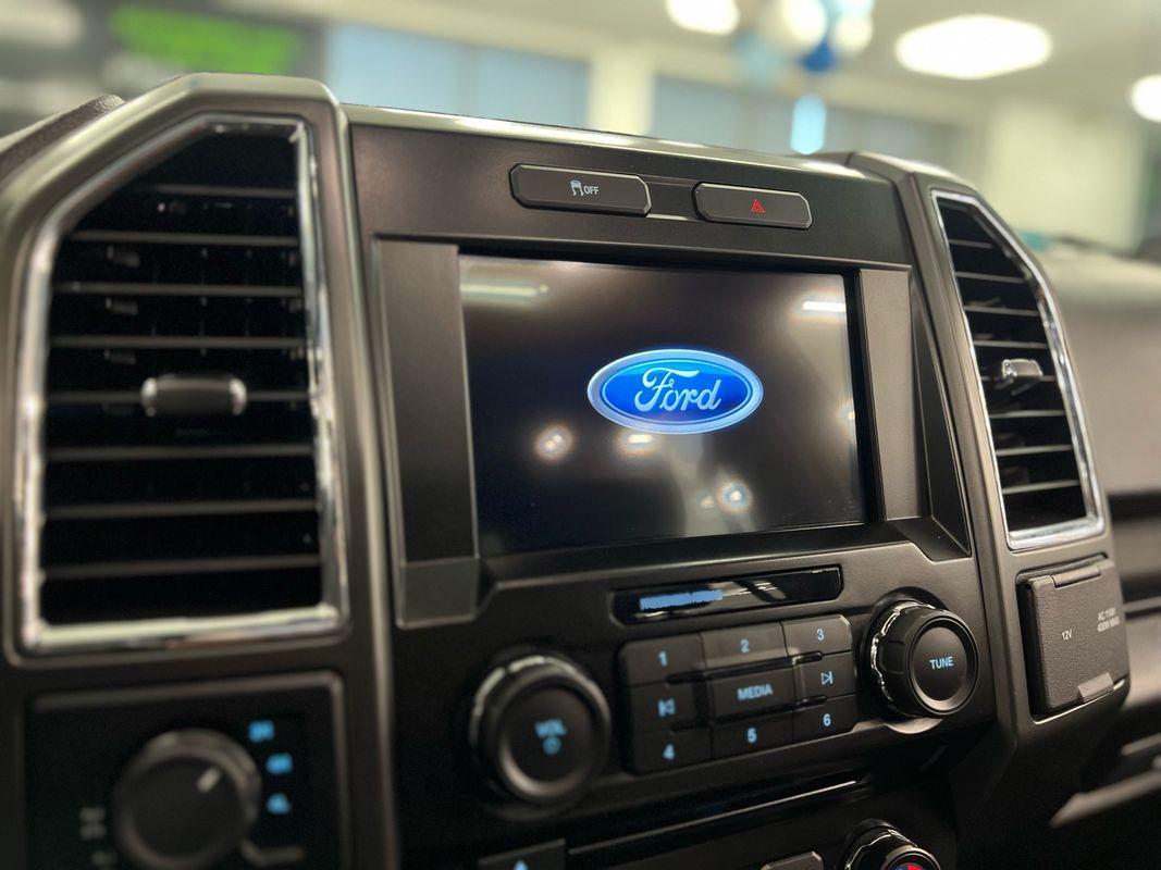 2016 Ford F-150 XLT photo 29