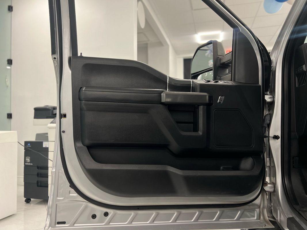 2016 Ford F-150 XLT photo 40