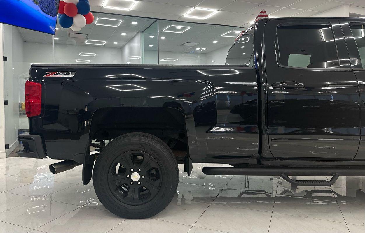 2017 Chevrolet Silverado 1500 LT Z71 photo 4