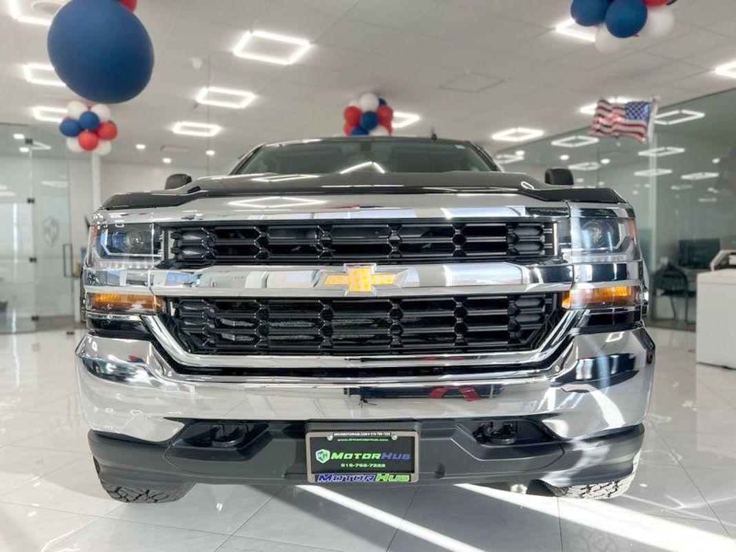 2016 Chevrolet Silverado 1500 LT photo 2