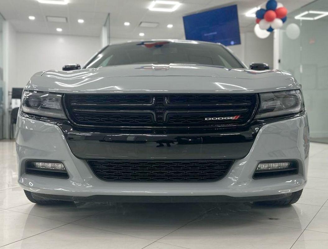2021 Dodge Charger SXT photo 2