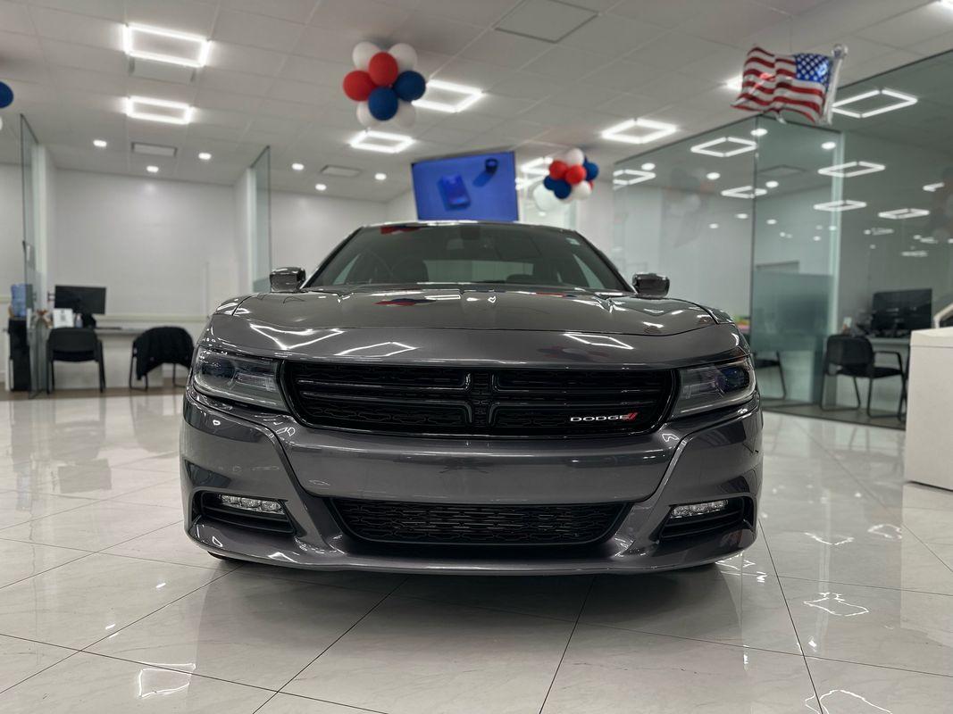 2018 Dodge Charger GT photo 2