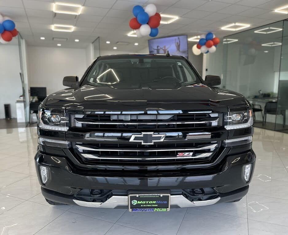 2017 Chevrolet Silverado 1500 LTZ photo 2
