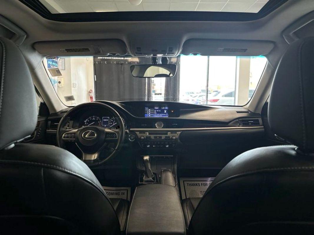 2016 Lexus ES 350 photo 15