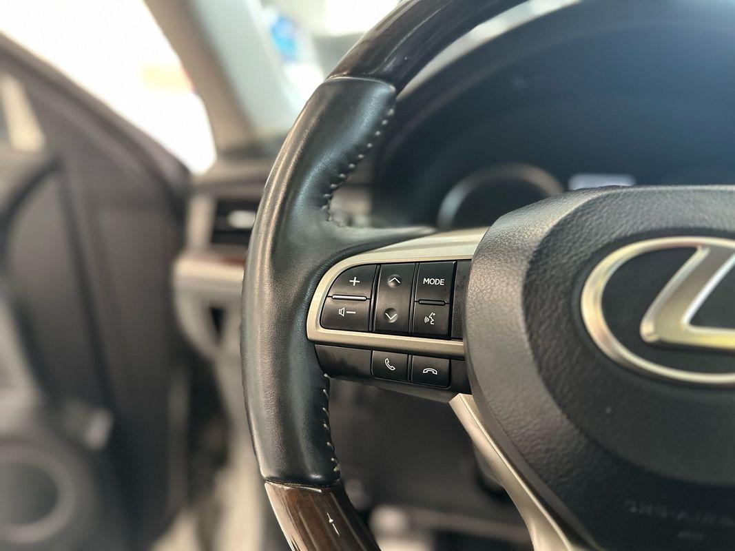 2016 Lexus ES 350 photo 17
