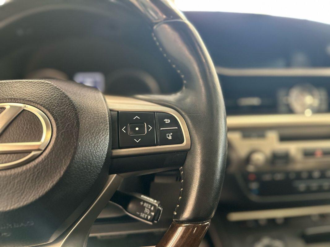 2016 Lexus ES 350 photo 18