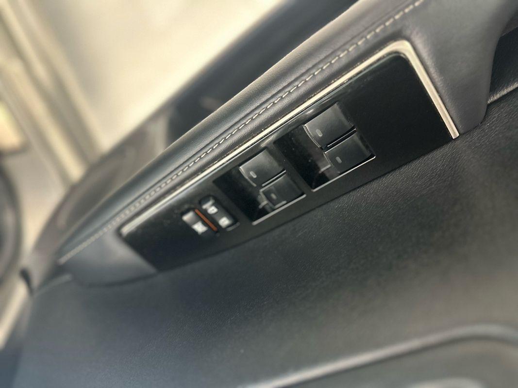 2016 Lexus ES 350 photo 24