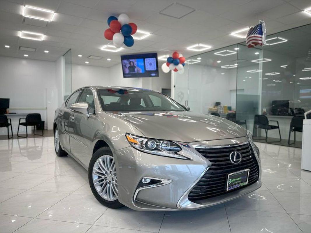 2016 Lexus ES 350 photo 3