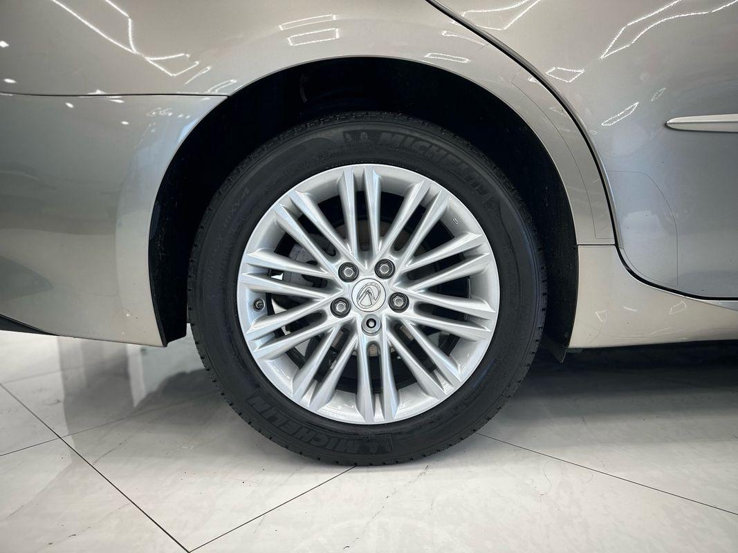 2016 Lexus ES 350 photo 46