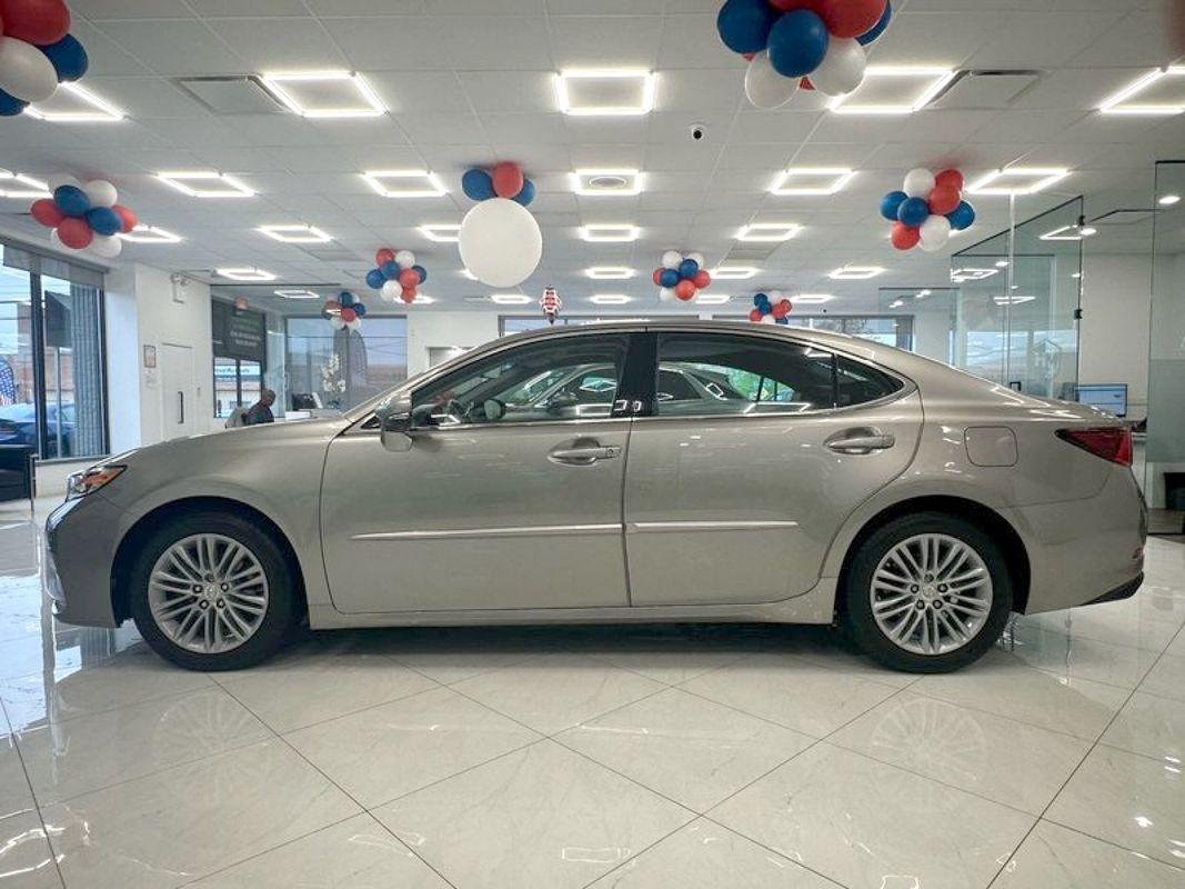 2016 Lexus ES 350 photo 5