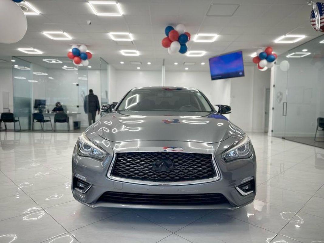 2018 Infiniti Q50 3.0t LUXE photo 2