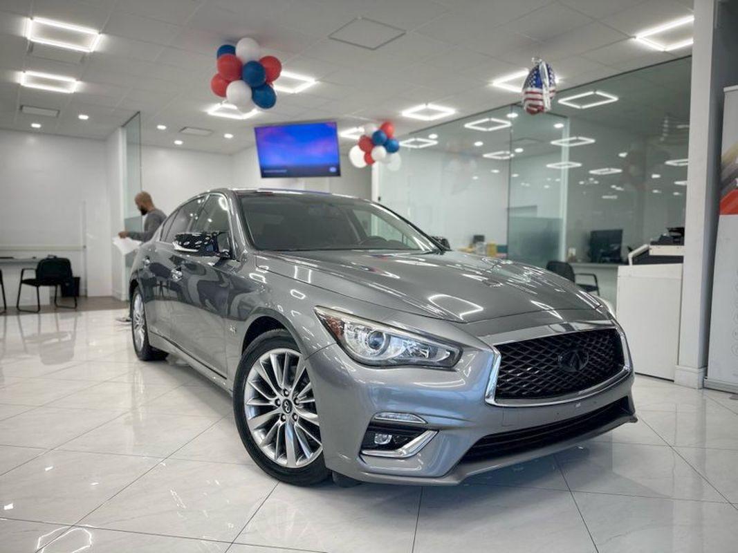 2018 Infiniti Q50 3.0t LUXE photo 3