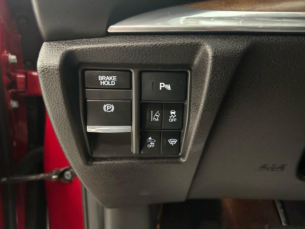 2018 Acura MDX SH-AWD Advance photo 26