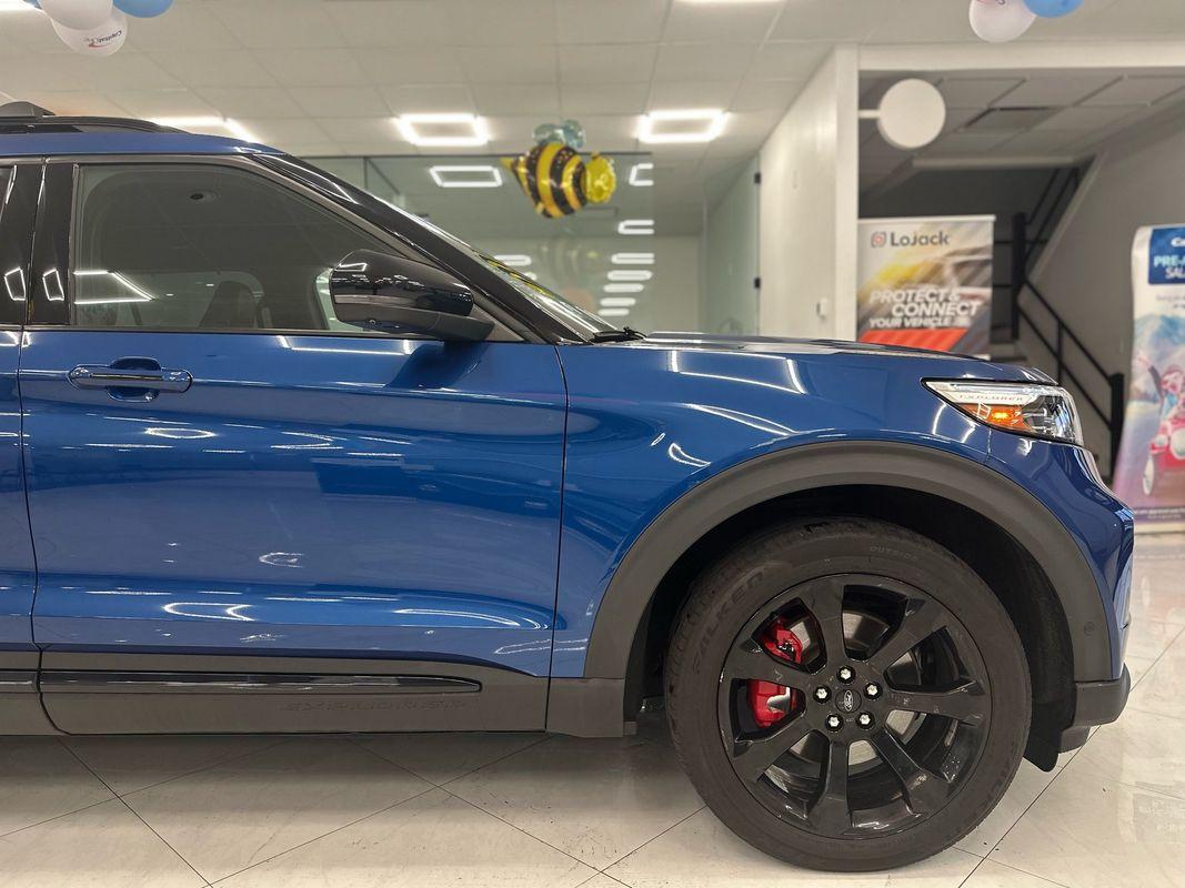 2020 Ford Explorer ST photo 4