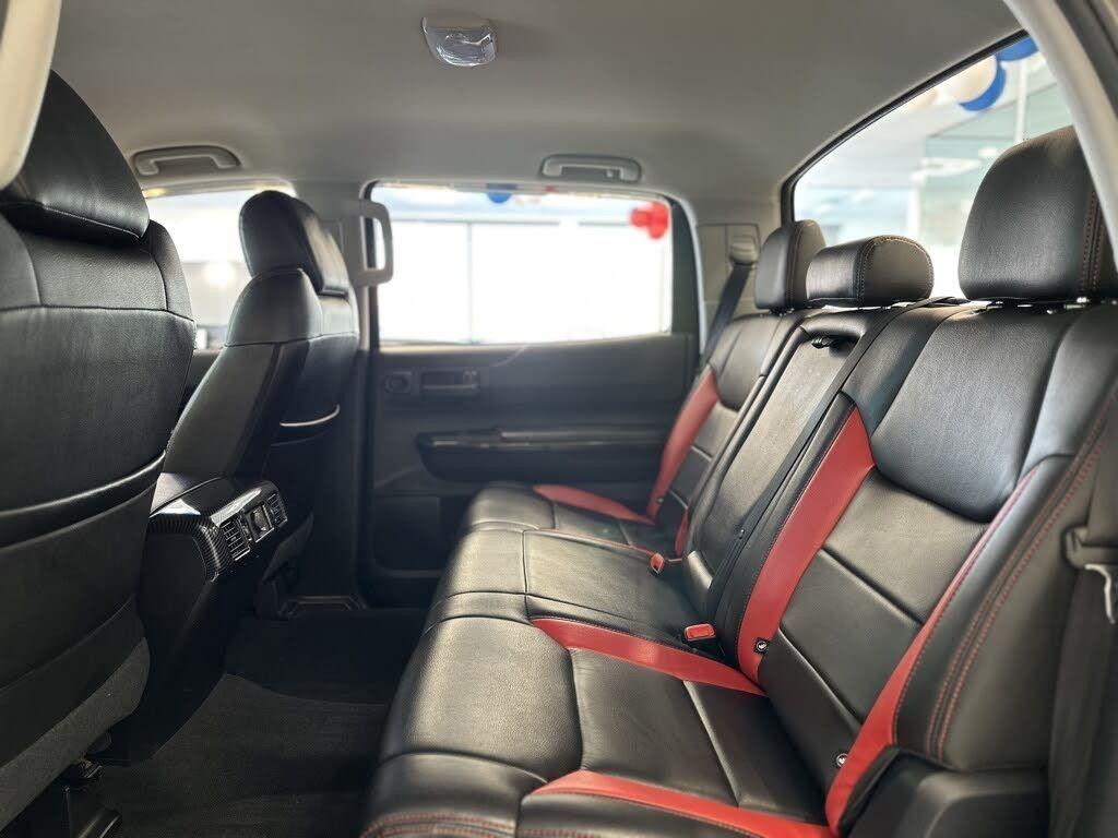 2016 Toyota Tundra SR5 CrewMax photo 17