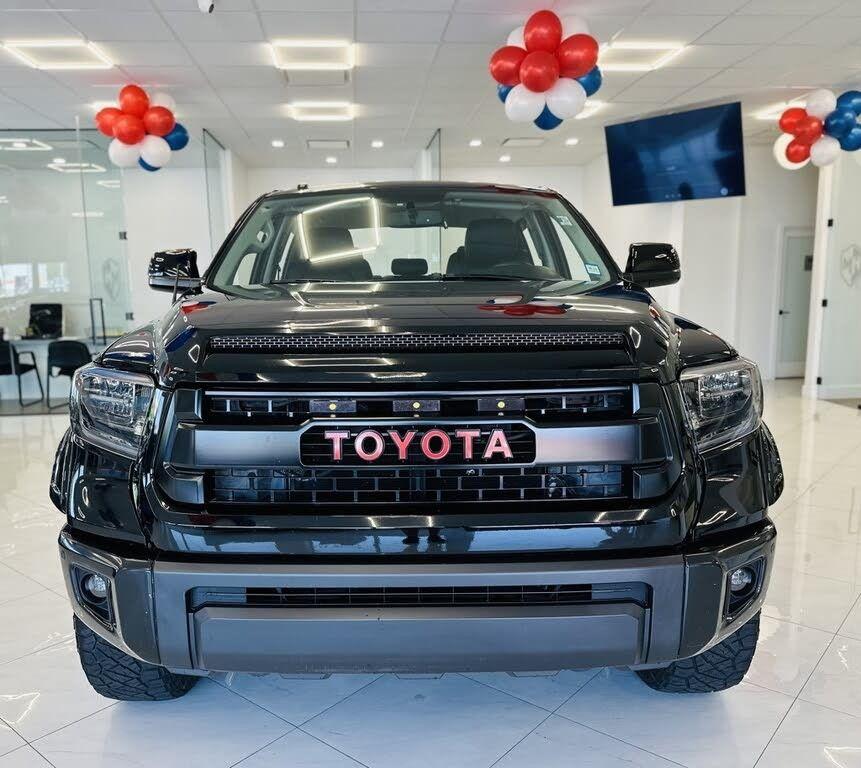 2016 Toyota Tundra SR5 CrewMax photo 2