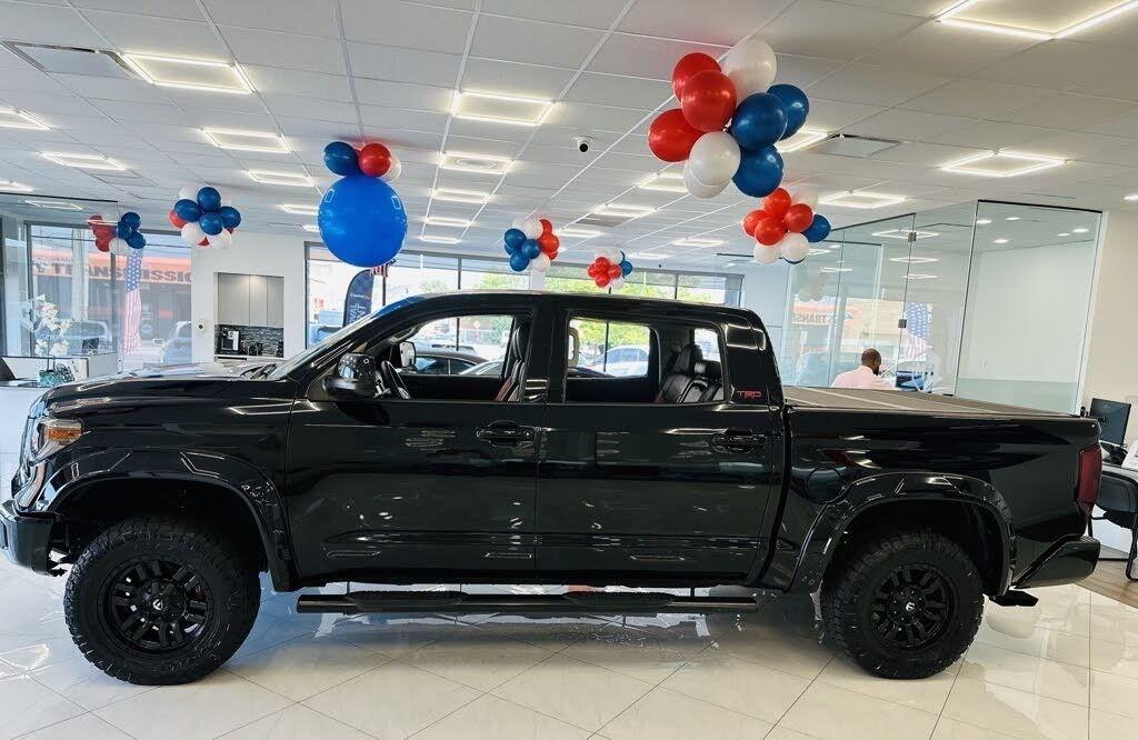 2016 Toyota Tundra SR5 CrewMax photo 4
