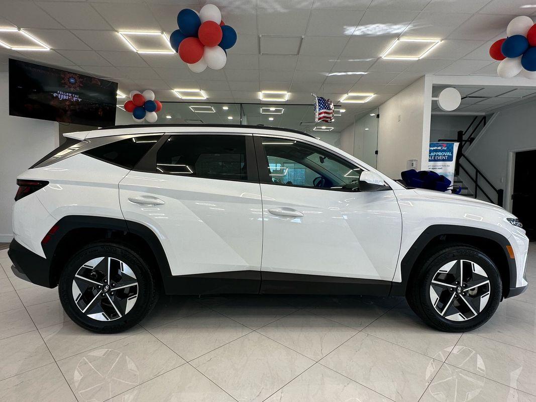 2025 Hyundai Tucson SEL photo 3