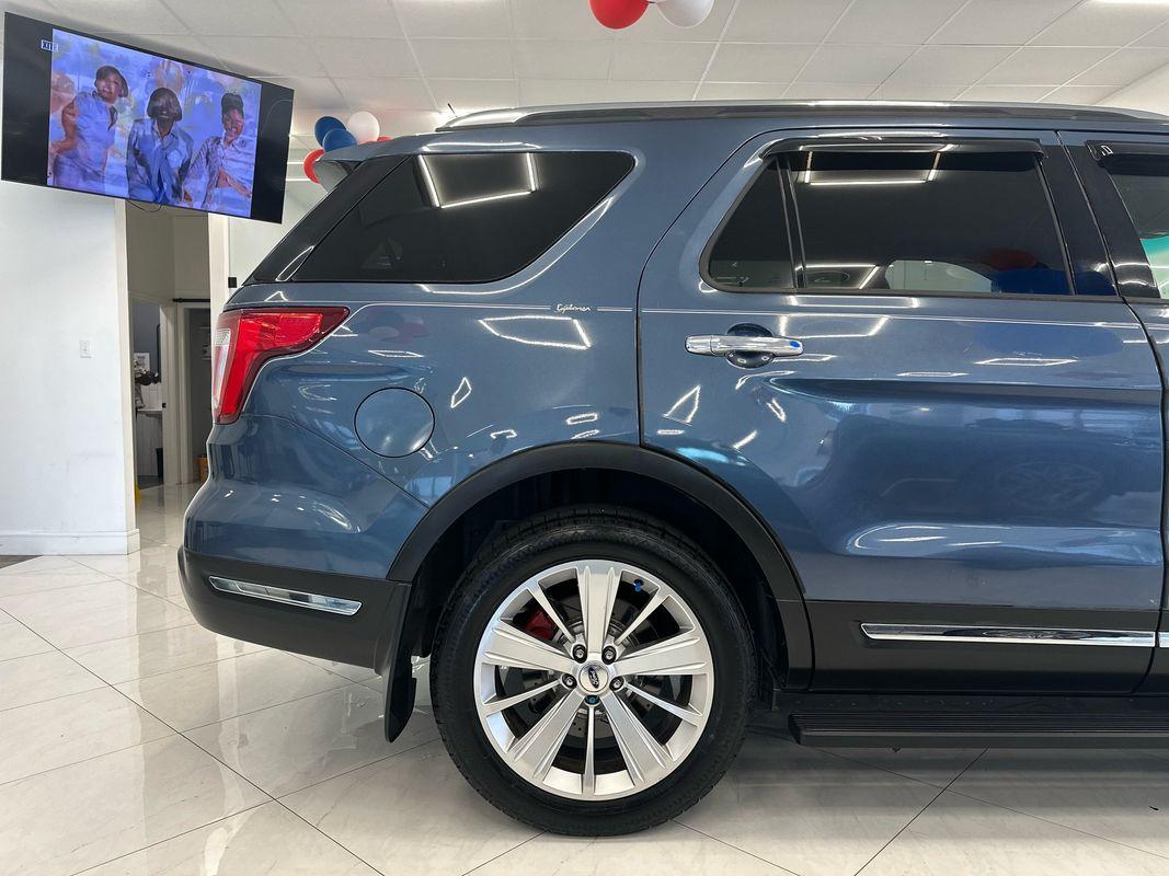 2019 Ford Explorer Limited photo 3