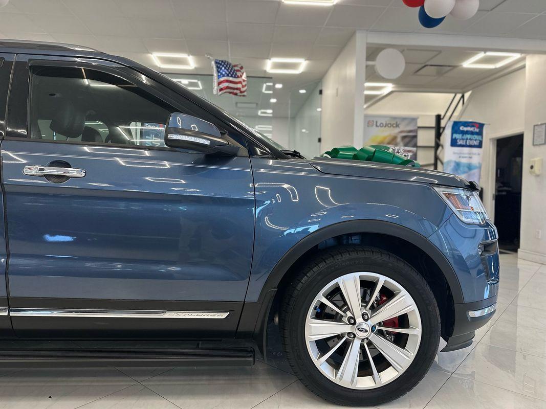 2019 Ford Explorer Limited photo 4