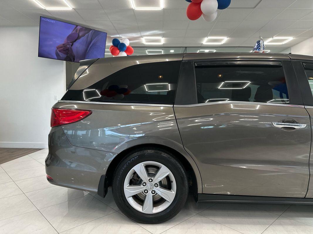 2019 Honda Odyssey EX photo 4