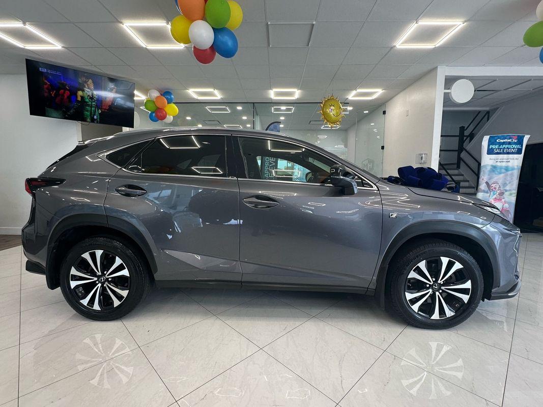 2018 Lexus NX 300 F SPORT photo 4